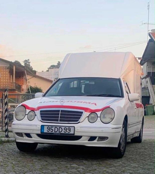 Mercedes Autocaravana/ Ambulância automática