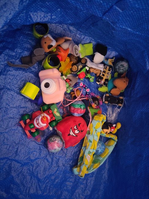 Zestaw małych zabawek + lampka miś