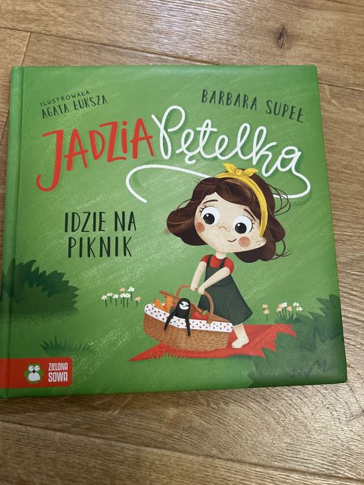 Jadzia pętelka idzie na piknik