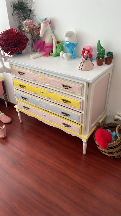 Comoda antiga pintada