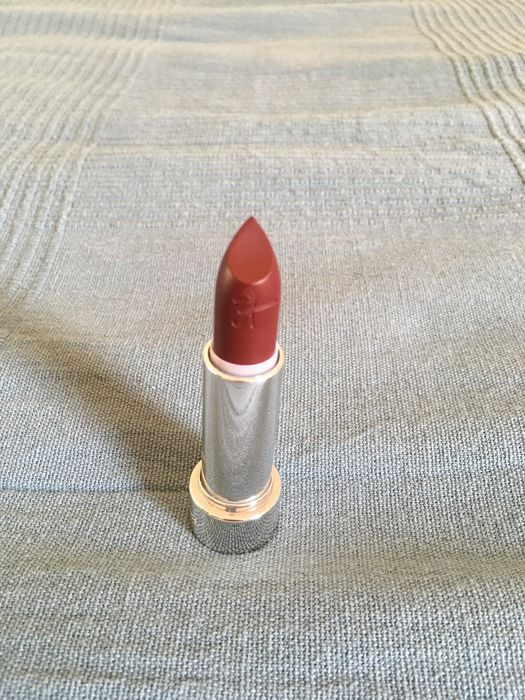 Pomadka / szminka do ust w sztyfcie IT Cosmetics