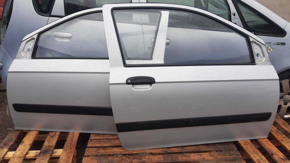 drzwi Hyundai Getz 3d kompletne do montażu prawe lub lewe  lak  CS
