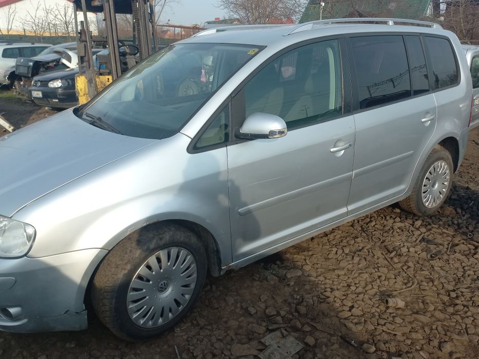 VW Touran na części 2006r