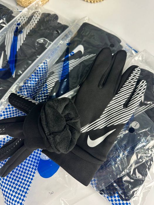 Перчатки Nike Hyper Warm мужские черные рукавиці Найк Хайпер Варм
