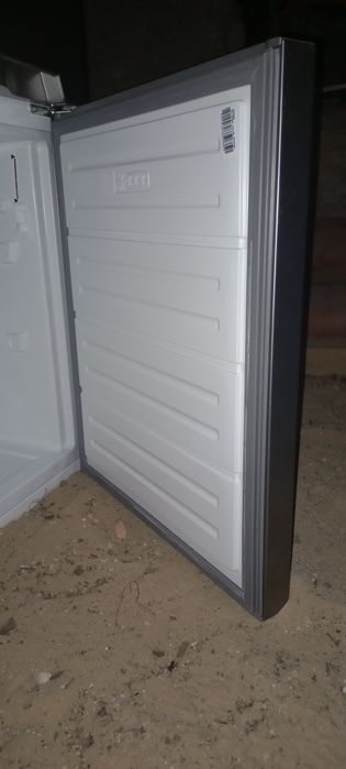 Części: drzwi, półki, szuflady do lodówki Sharp SJ-BA05DYXL1-EU