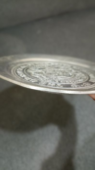 Декоративна олов'яна тарілка. Колекційна тарілка. олово.