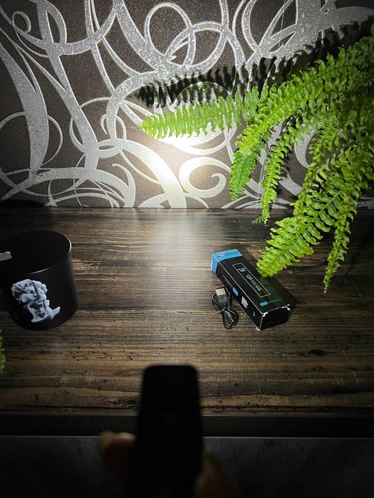 Продам кишеньковий ліхтарик Smiling Shark 617A