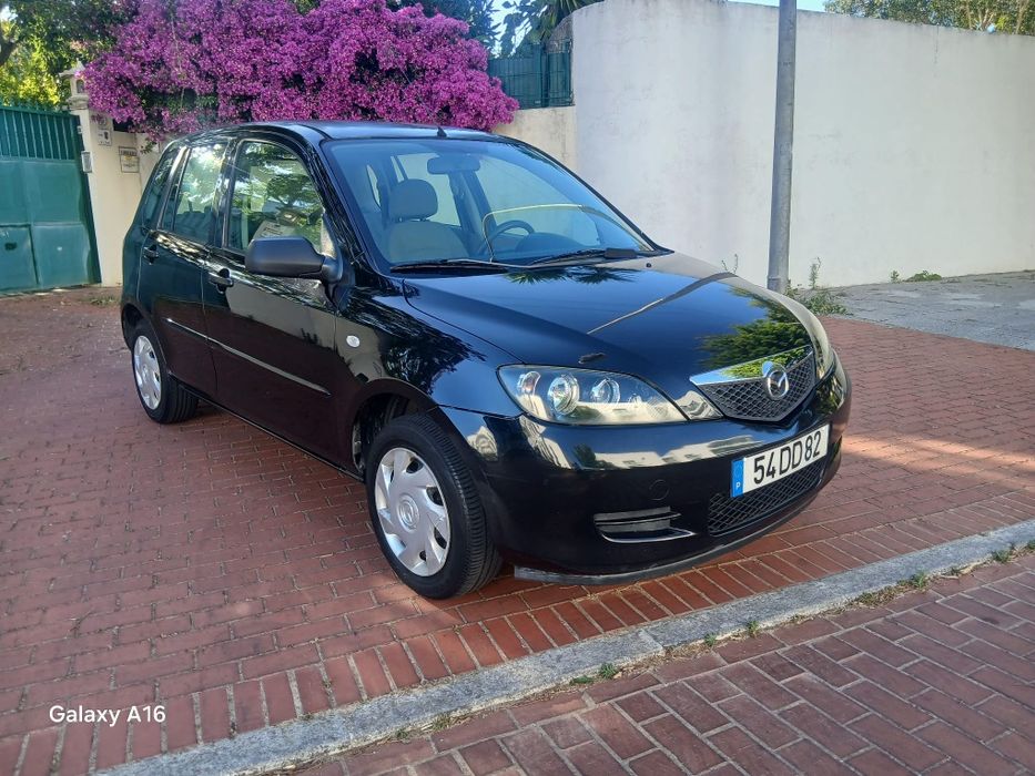 MAZDA 2  1.3 com apenas 120.000km