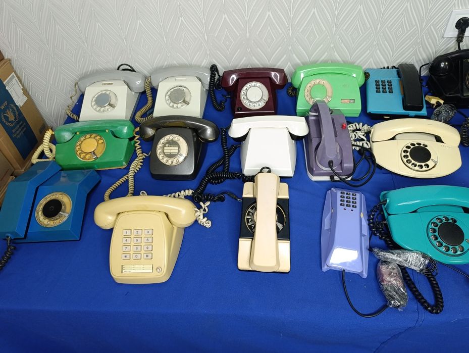 Стационарный телефон СССР с круглым диском советский стаціонарний
