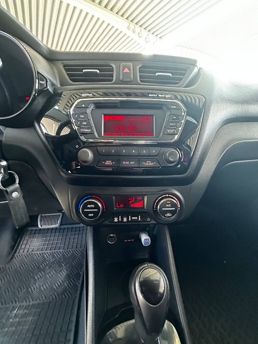 Продам Kia Rio 2013