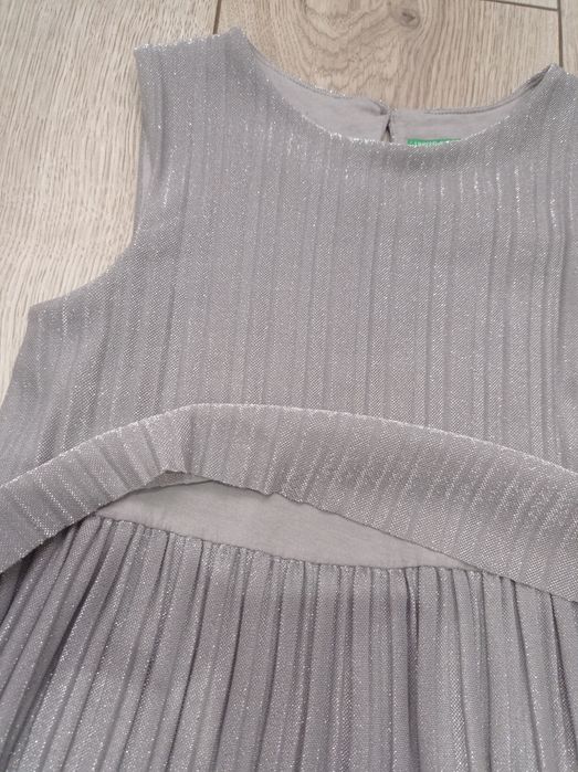 Сукня срібна святкова Benetton  / 7-8 р. 128/134