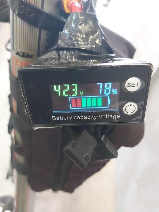 KTM eléctrica com bateria