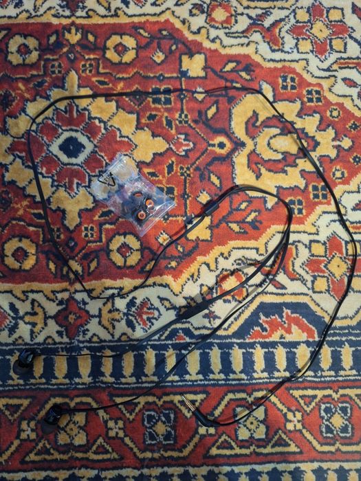 Słuchawki przewodowe douszne JBL