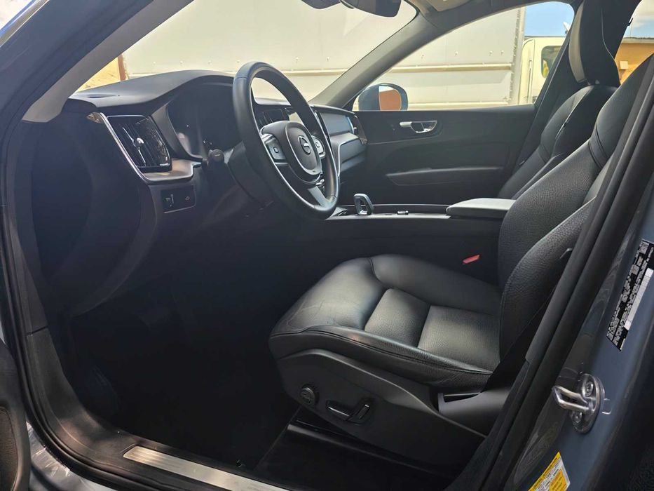 Volvo XC60 B5 Momentum      2022