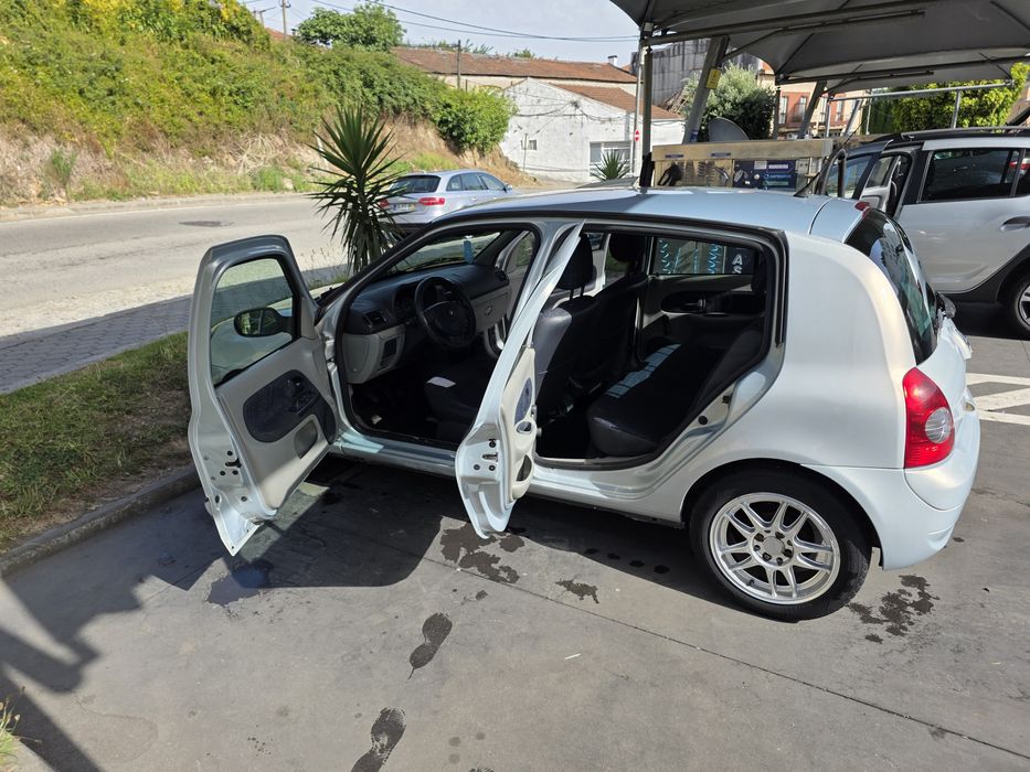 Renault Clio top