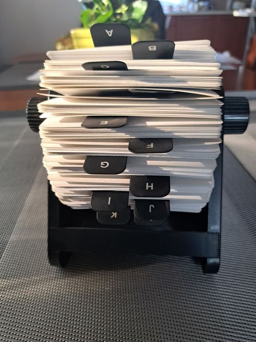 Kołonotatnik wizytownik biurowy firmy SIGMA z szufladką