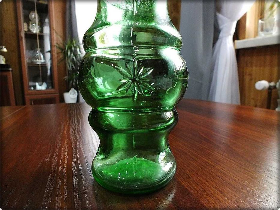 Stary Zielony Wazon z PRL Szkło butelkowe z lat 60-70' CUDO Vintage