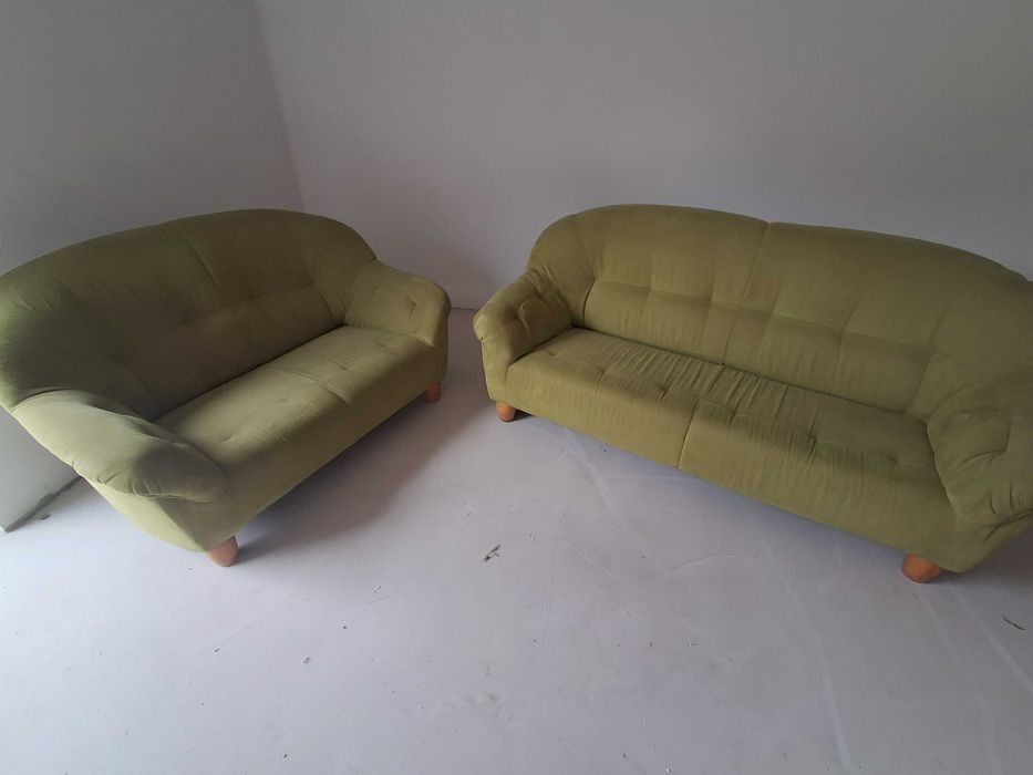 Kanapy , sofy zielone 3 +2 do pokoju, biura lub poczekalni kpl.