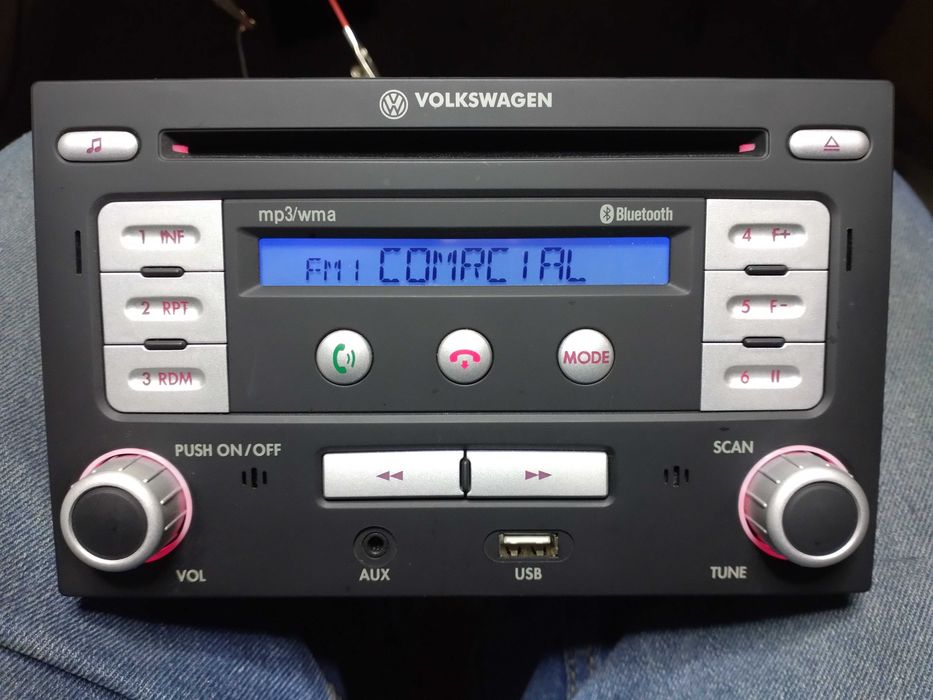 Vários auto rádios antigos para grandes marcas