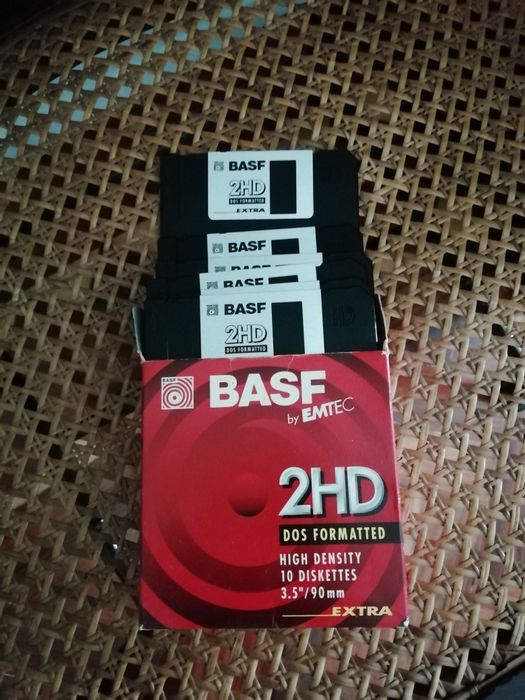 Diskettes BASF 2HD64738475155843124