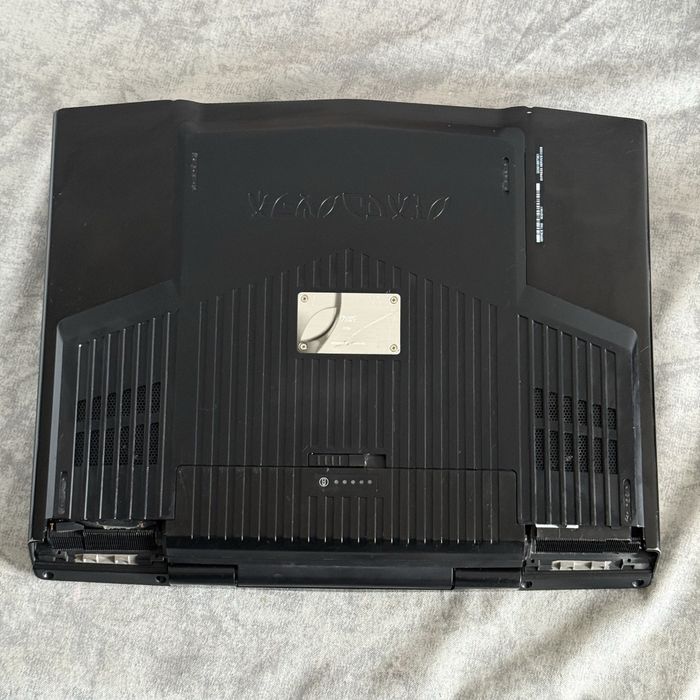 Ігровий ноутбук Nvidia + i5 + SSD