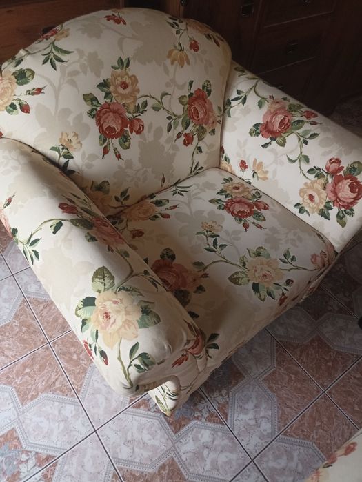 Sprzedam sofę i dwa fotele