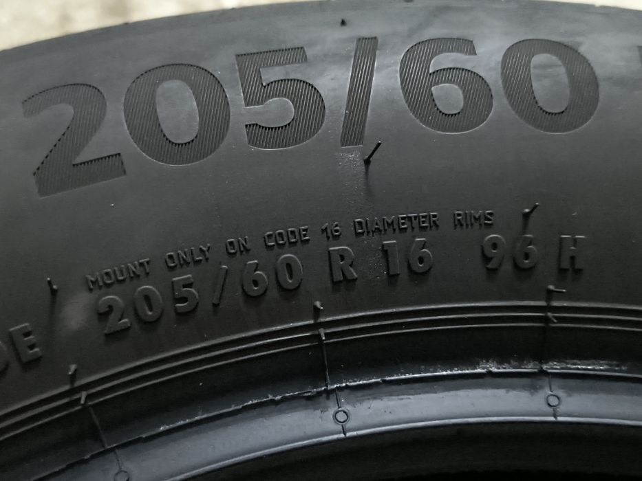 Pneu Continental 205 60 R16 96H