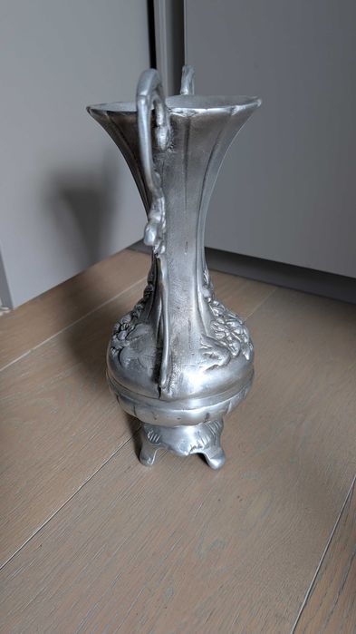 Jarra metálica de 30cm altura