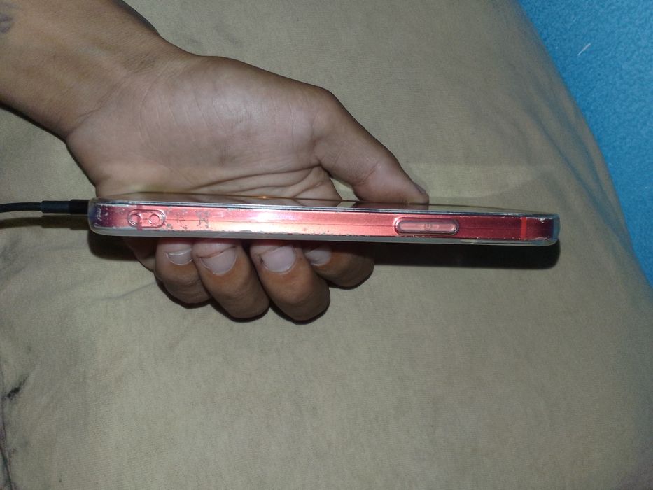 iPhone12 vermelho