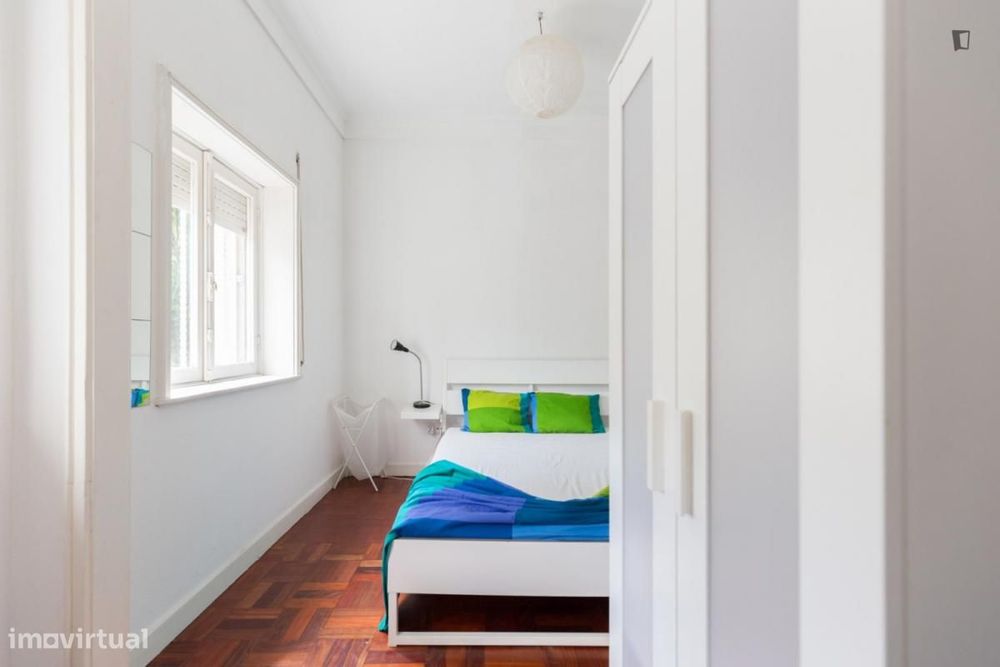 Quarto - localizado em Paranhos Porto