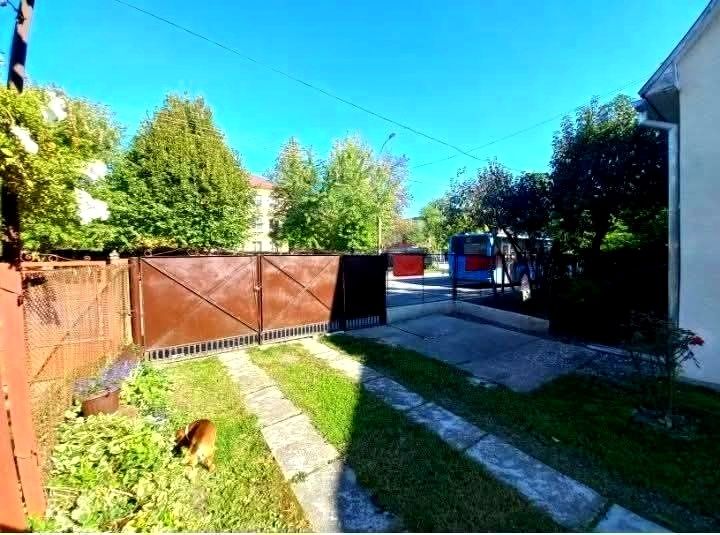 Топ локація в Ужгороді  під комерцію - початок в. Загорської