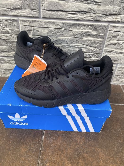 Орігінальні кросівки Адідас