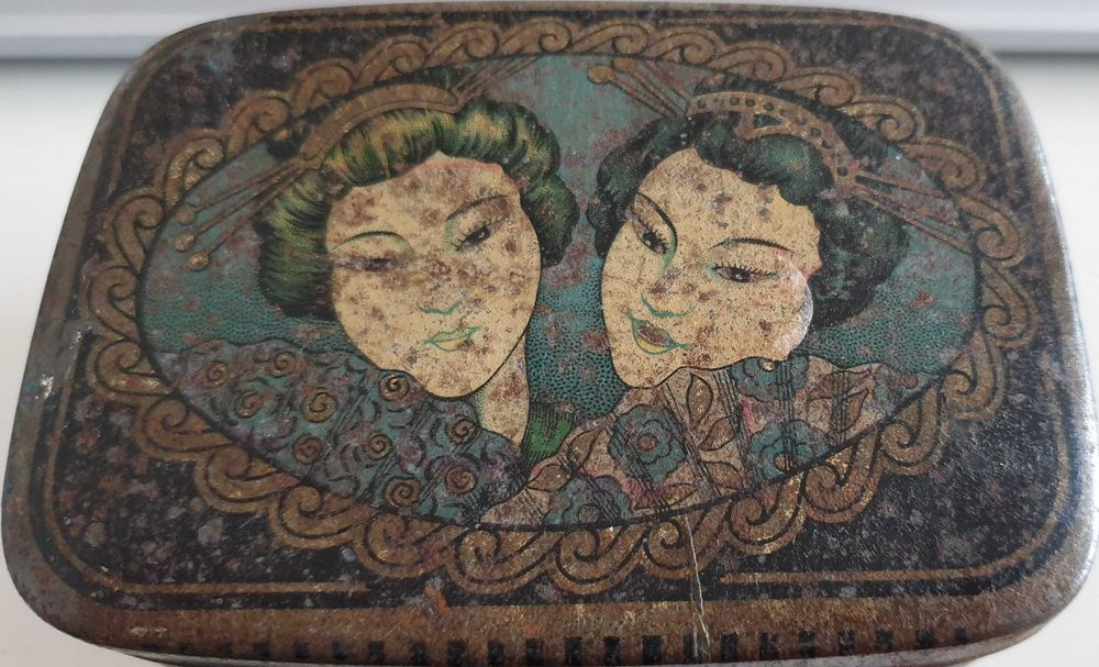 Caixa metálica de chá Lig extra fino, muito antiga 12x8,5cm. 6cm alt.