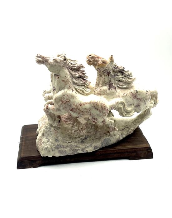 Escultura de cavalos da sorte chineses em pedra marmore