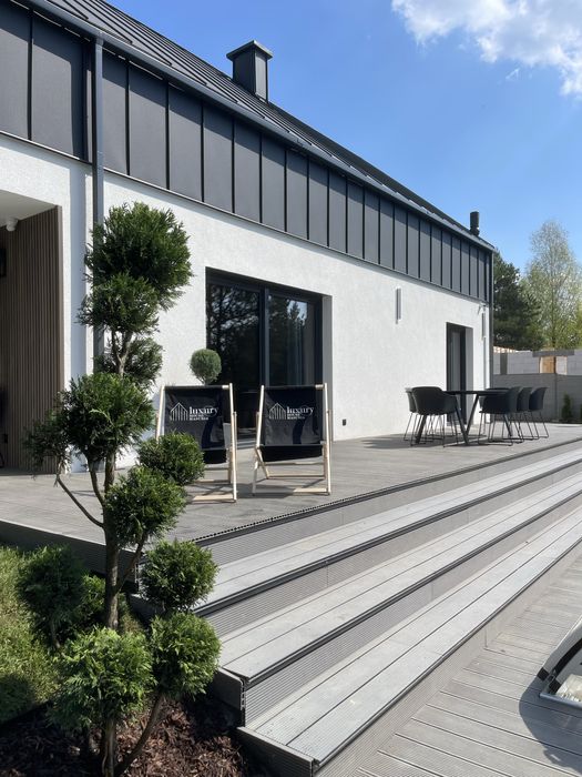 Dom z basenem na Mazurach