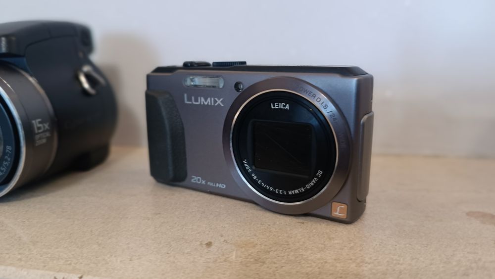 Máquinas fotográficas Sony e Panasonic leica