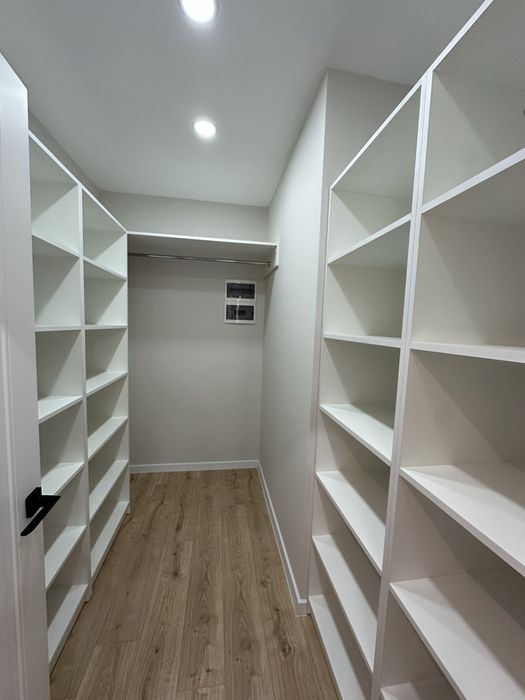 Продам 2 км за функціоналом 3 км з сучасним ремонтом ще ніхто не жив