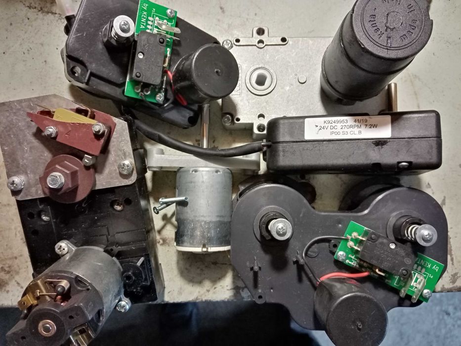 Запчасти для кофемашин много