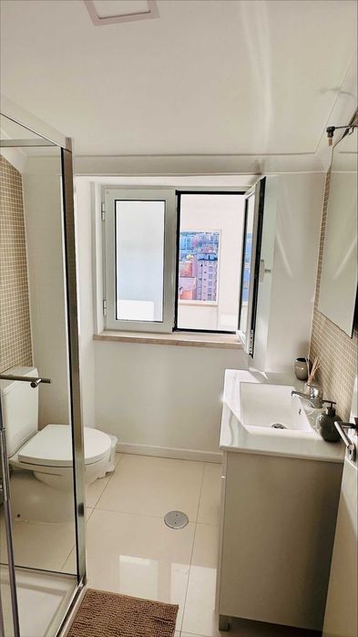 Arrendo apartamento c/3 quartos e 2 casas de banho no 3ºandar- Coimbra