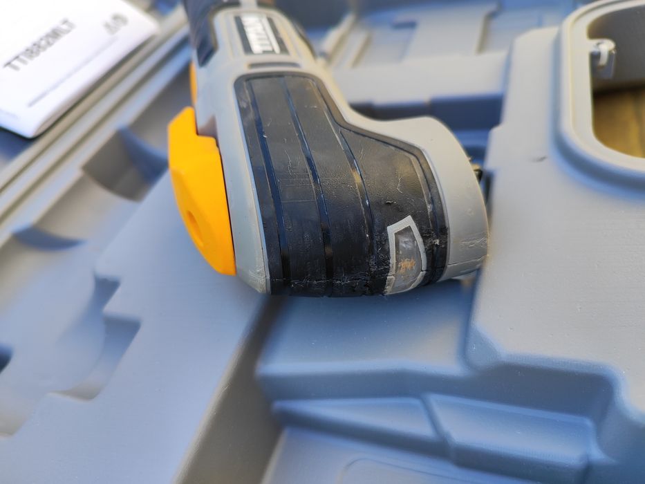 Urządzenie wielofunkcyjne Multitool Titan 18v