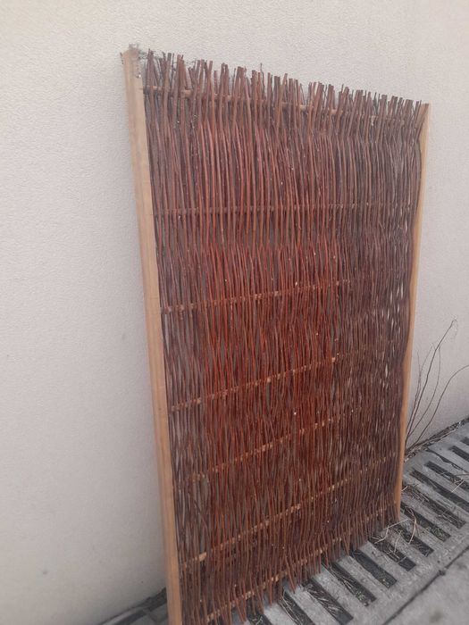 Płot wiklinowy , przyslona , ogrodzenie.