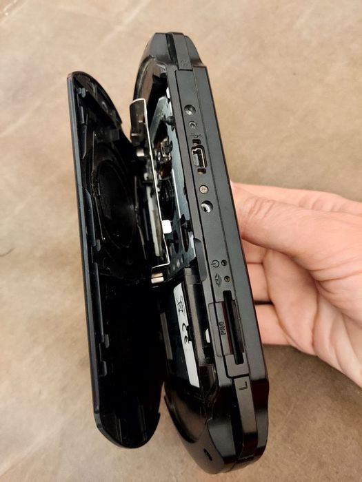 PSP E1000 Street – повністю робоча, з кабелем, Sony Playstation