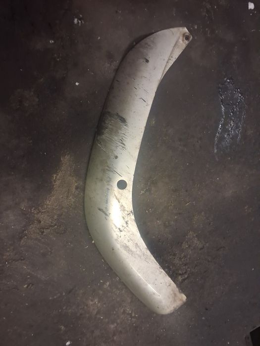 Toyota corolla verso II dokladka zderzaka sierp plastik