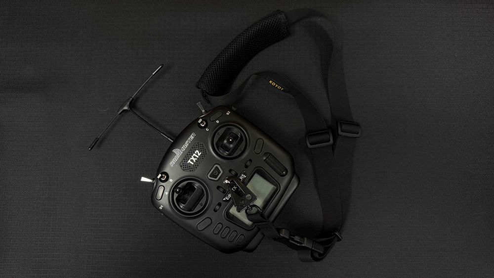 Ремінь для пульта Radiomaster TX15 TX16S TX12 та інші - MOROK Чорний з карабіном 360° | Koyot Packs