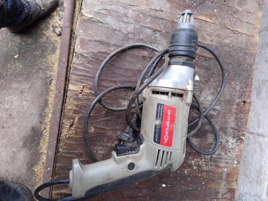 Шуруповерт Интерскол