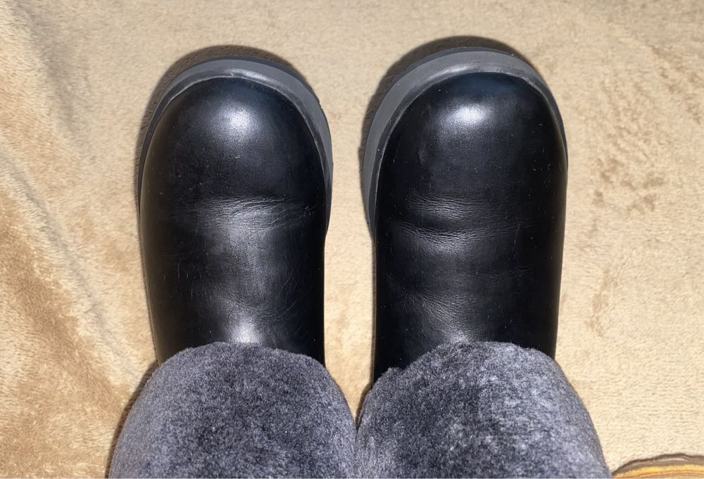 Ugg Vibram зимові високі шкіряні чоботи 38 р