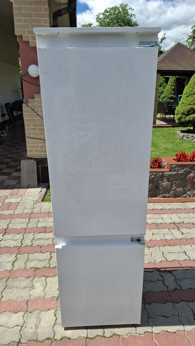 холодильник с морозилкой