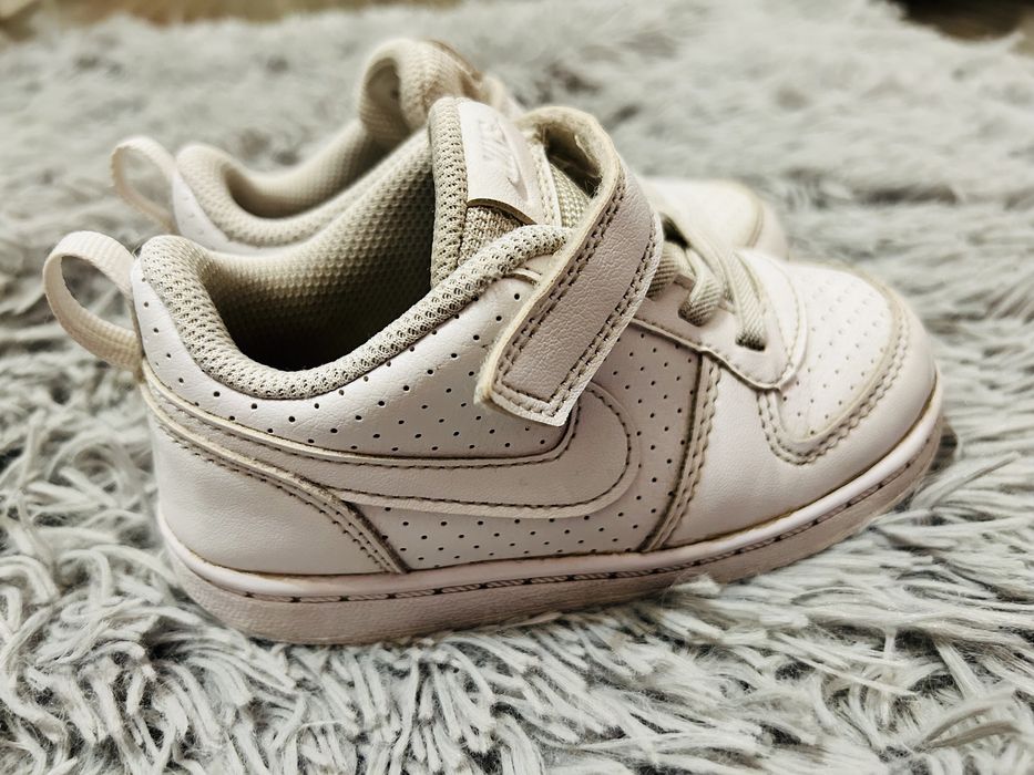 Buty sportowe adidasy rzep Nike Court Borough Łów białe rozmiar 25