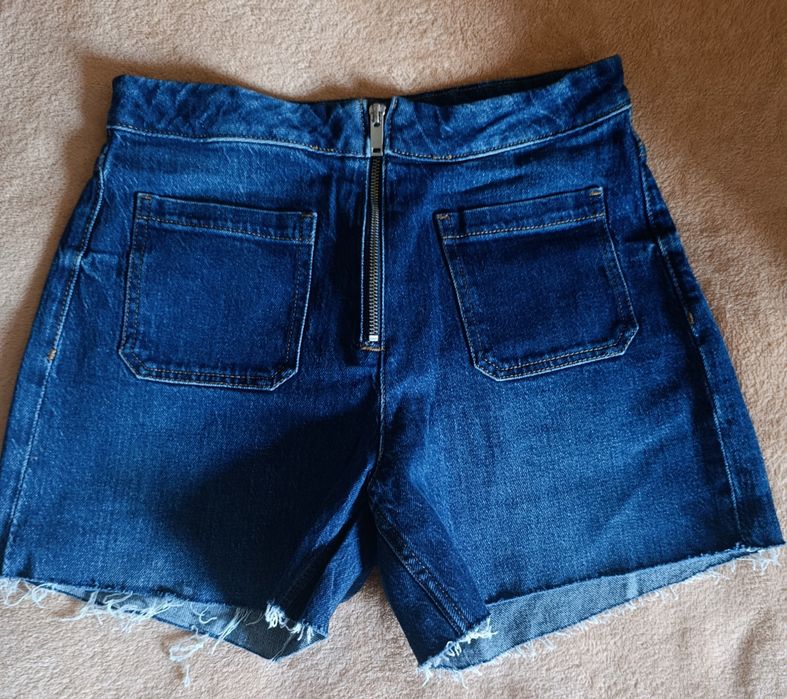 Модні джинсові шорти