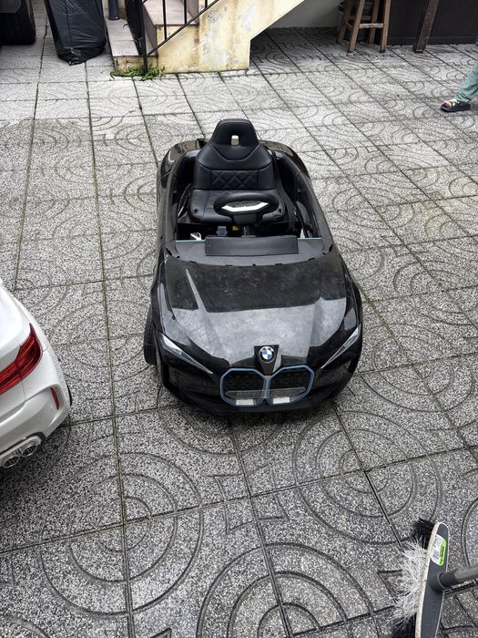 Carro eletrrico crianca